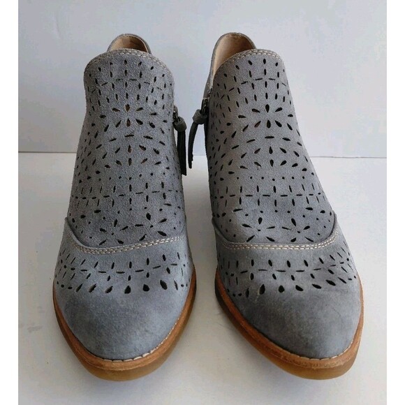 Sofft Women's Light Blue Perforated Suede Heel Western Booties Size 9 (Flawed) - Picture 1 of 11